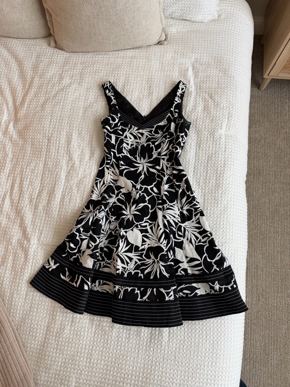 Nine West Black and White Floral V-Neck Fit & Flare Dress